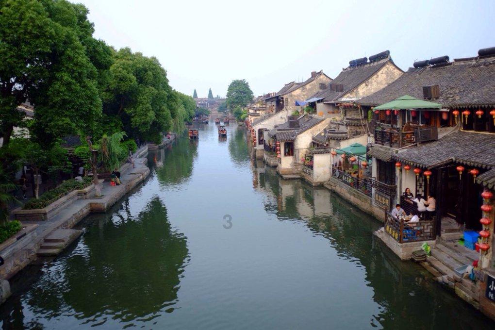 王羲之故居地下埋葬的孩童墓葬，随葬器物格外贵重，完全出乎专家的意料